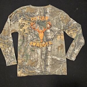 Outlaw swagger camo hunting shirt sz m